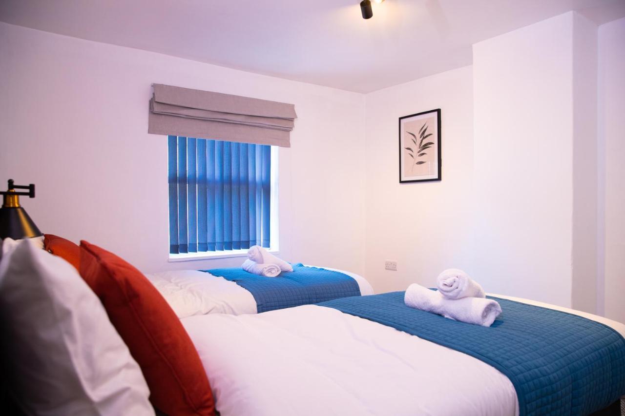 Ideal Contractors Family Group Stay With 3 Double Bedrooms Near Gloucester Quays And Parking Hempstead  Zewnętrze zdjęcie